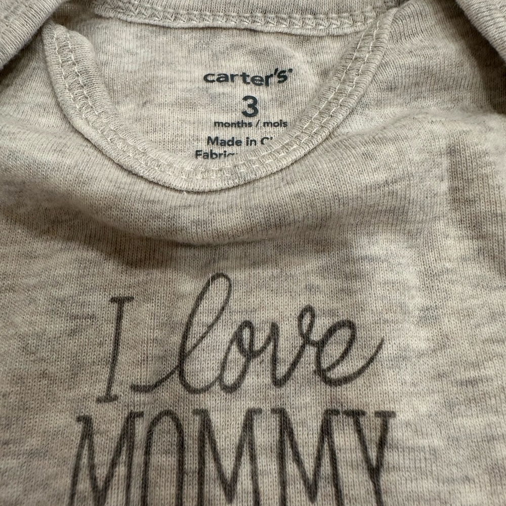 Carter’s Gray Baby Onesie with 'I Love Mommy' Print - Picture 2 of 2